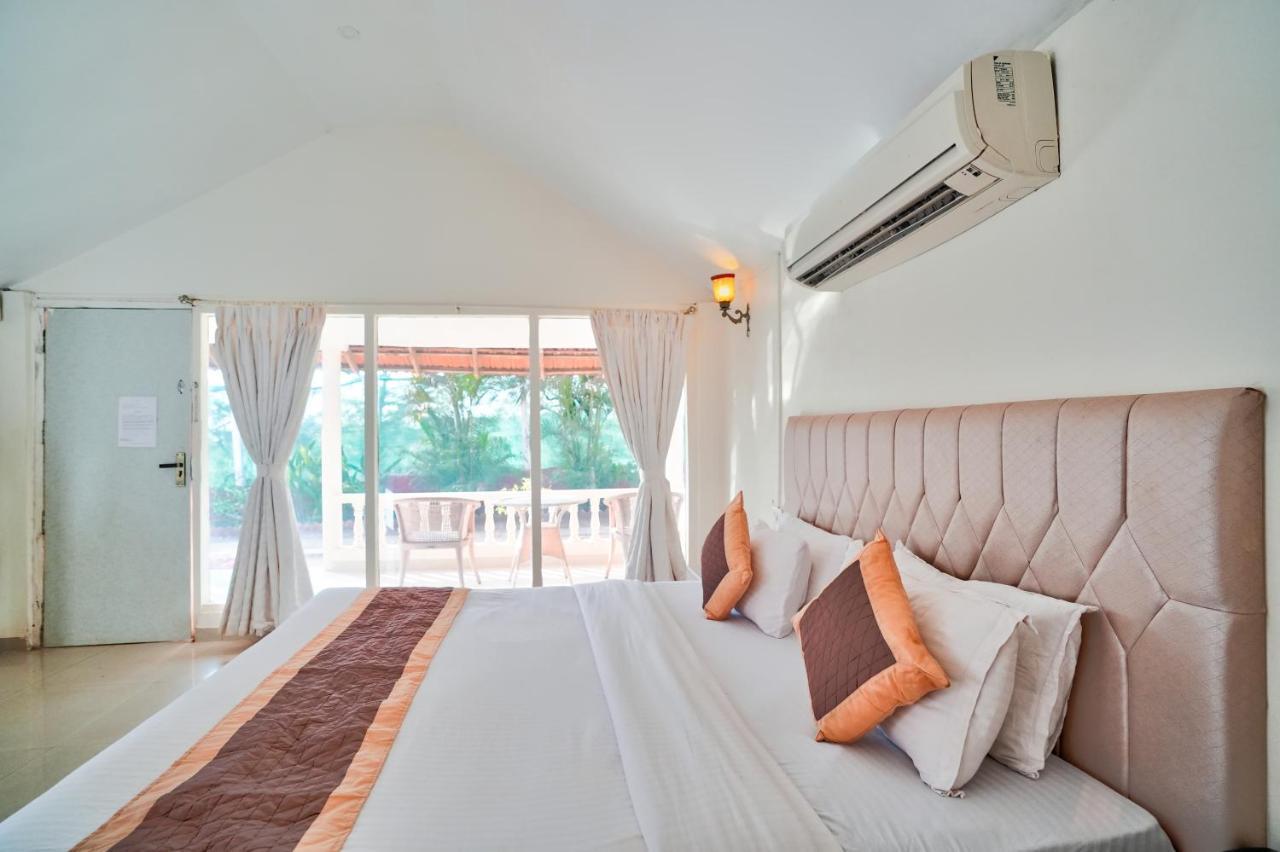 Morjim Holiday Beach Resort Kültér fotó