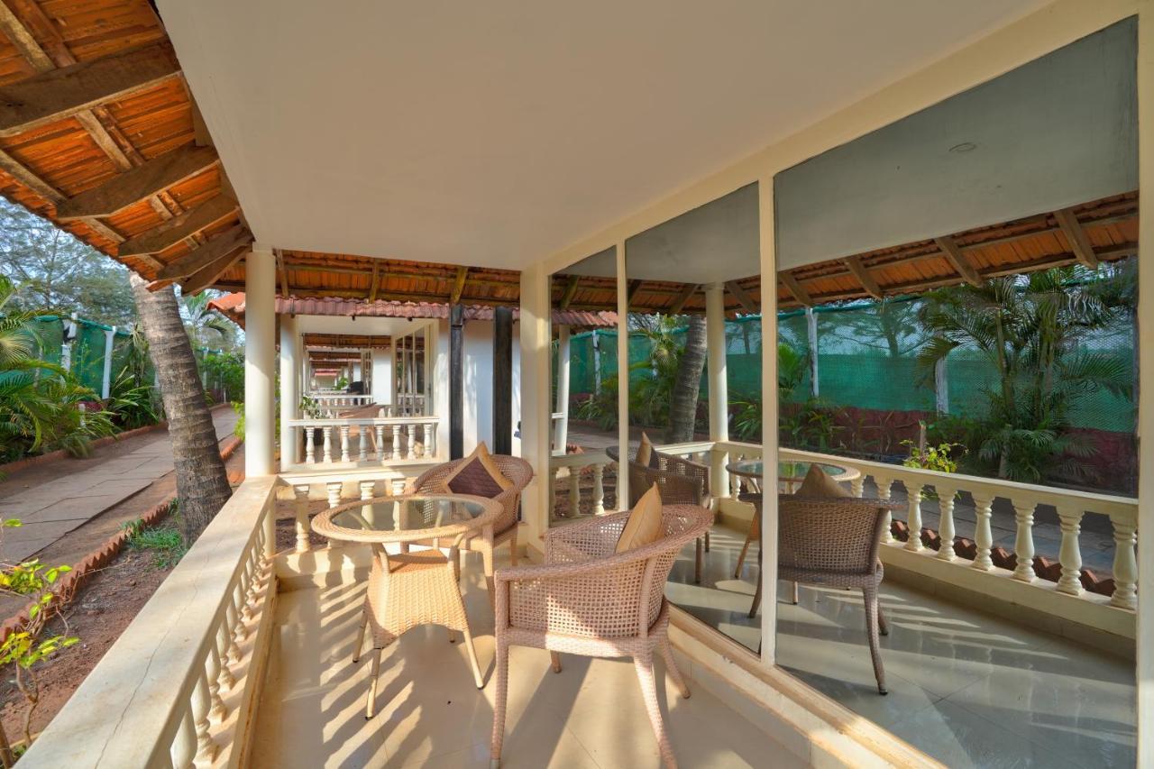 Morjim Holiday Beach Resort Kültér fotó